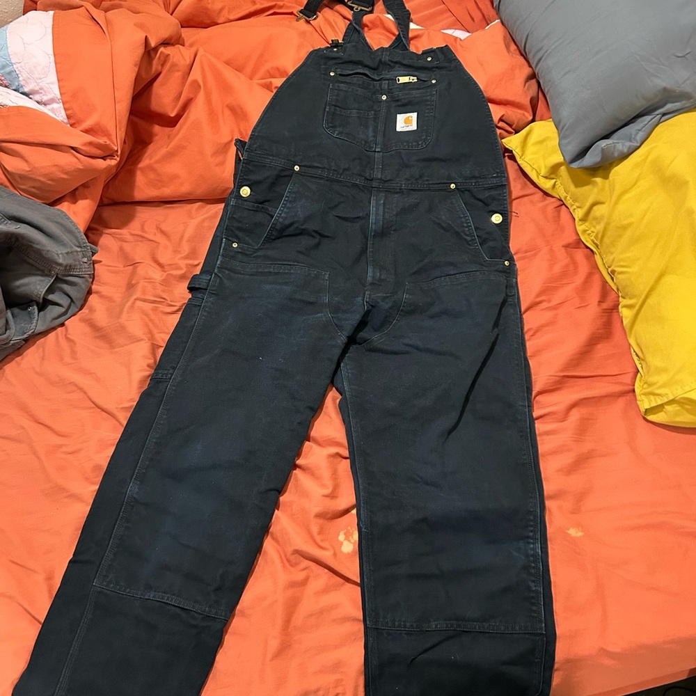 Carhart men’s overalls 36 waist, 32 length. Non-insulated